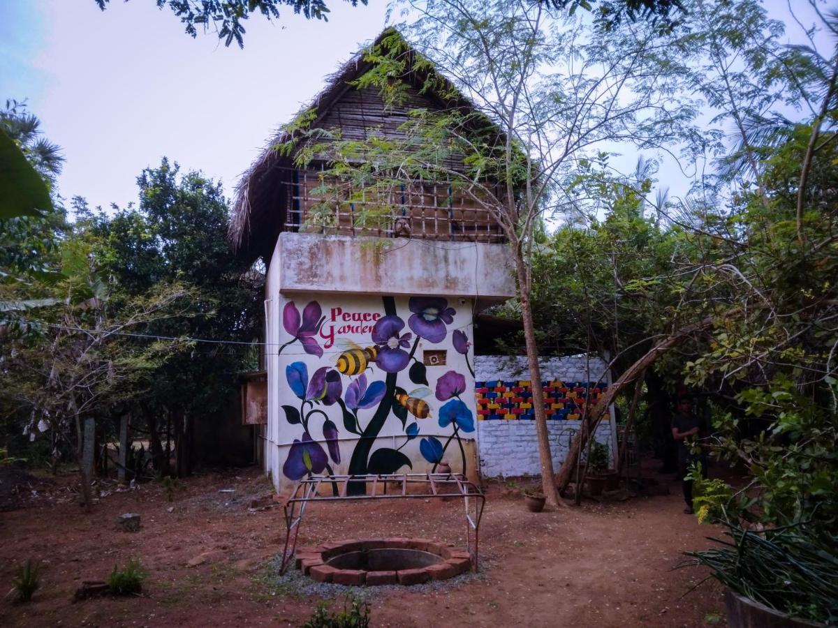 Peace Garden Hostel Auroville Exterior photo